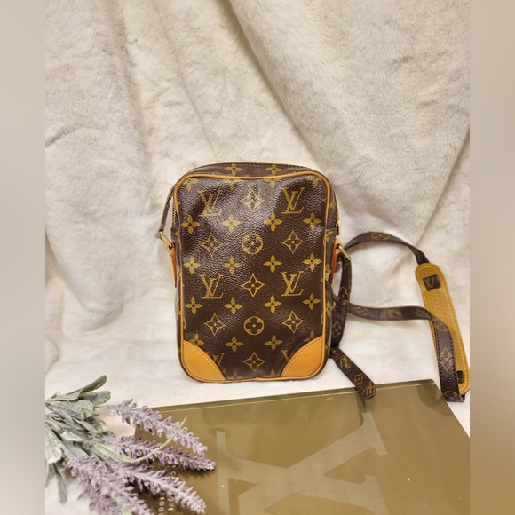 Authentic Louis Vuitton Danube pm crossword shoulder bag - Picture 2 of 16